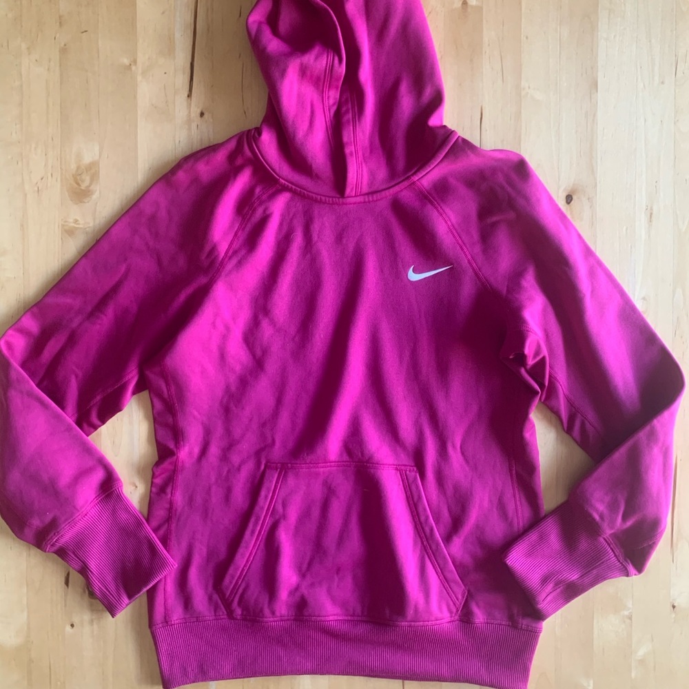 Nike therma-fit women’s pink sweatshirt